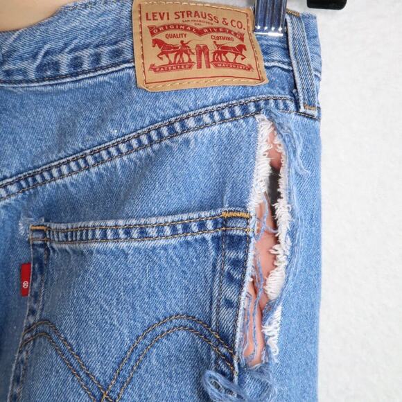 Levi’s High Waisted Straight Size 32 x 27 Distressed Side Butt R Red Tab - Picture 6 of 9